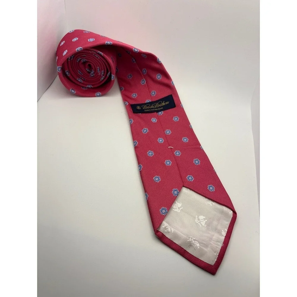 Brooks Brothers Mens Silk Tie Red Blue Floral Medallion Geometric Pattern